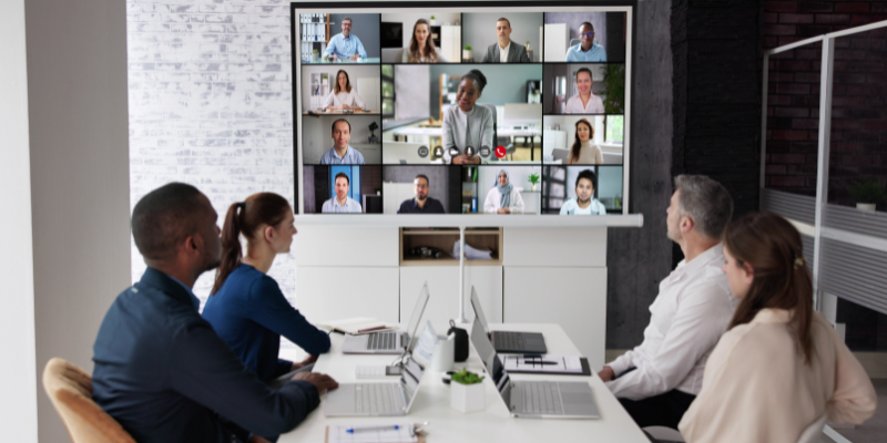 Zoom Meeting vs Webinar là gì?